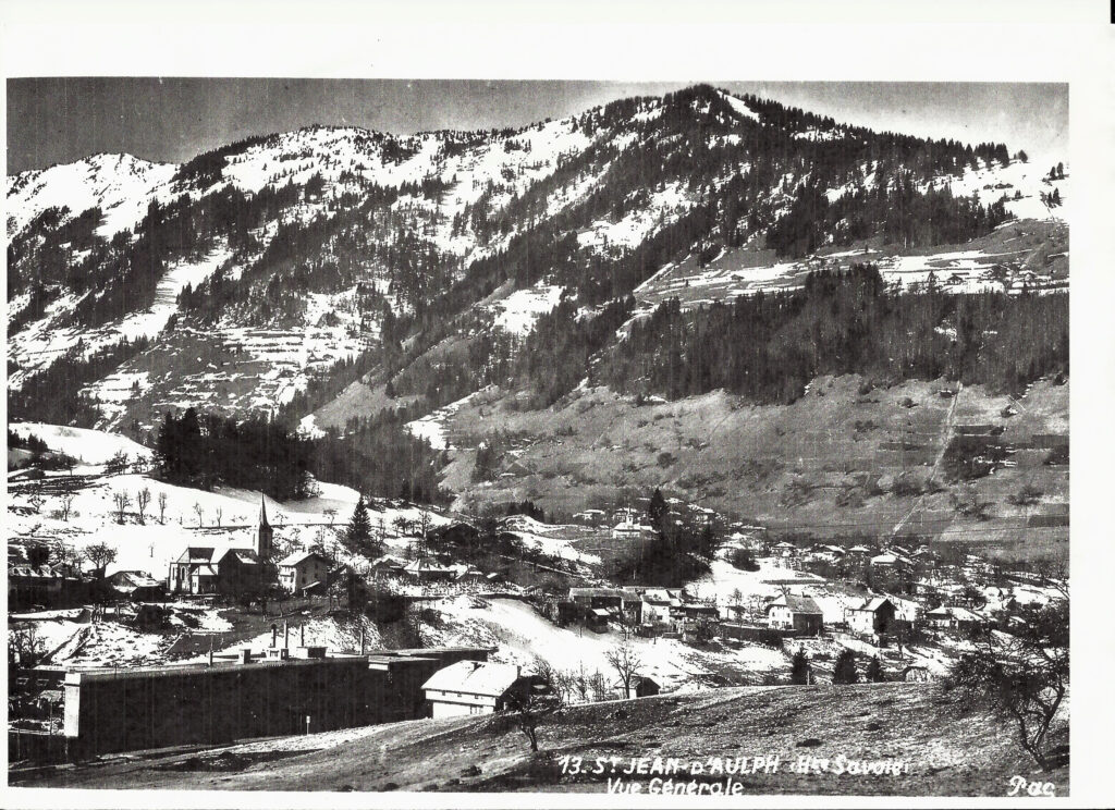 Vue sur St Jean d'Aulps vers 1930